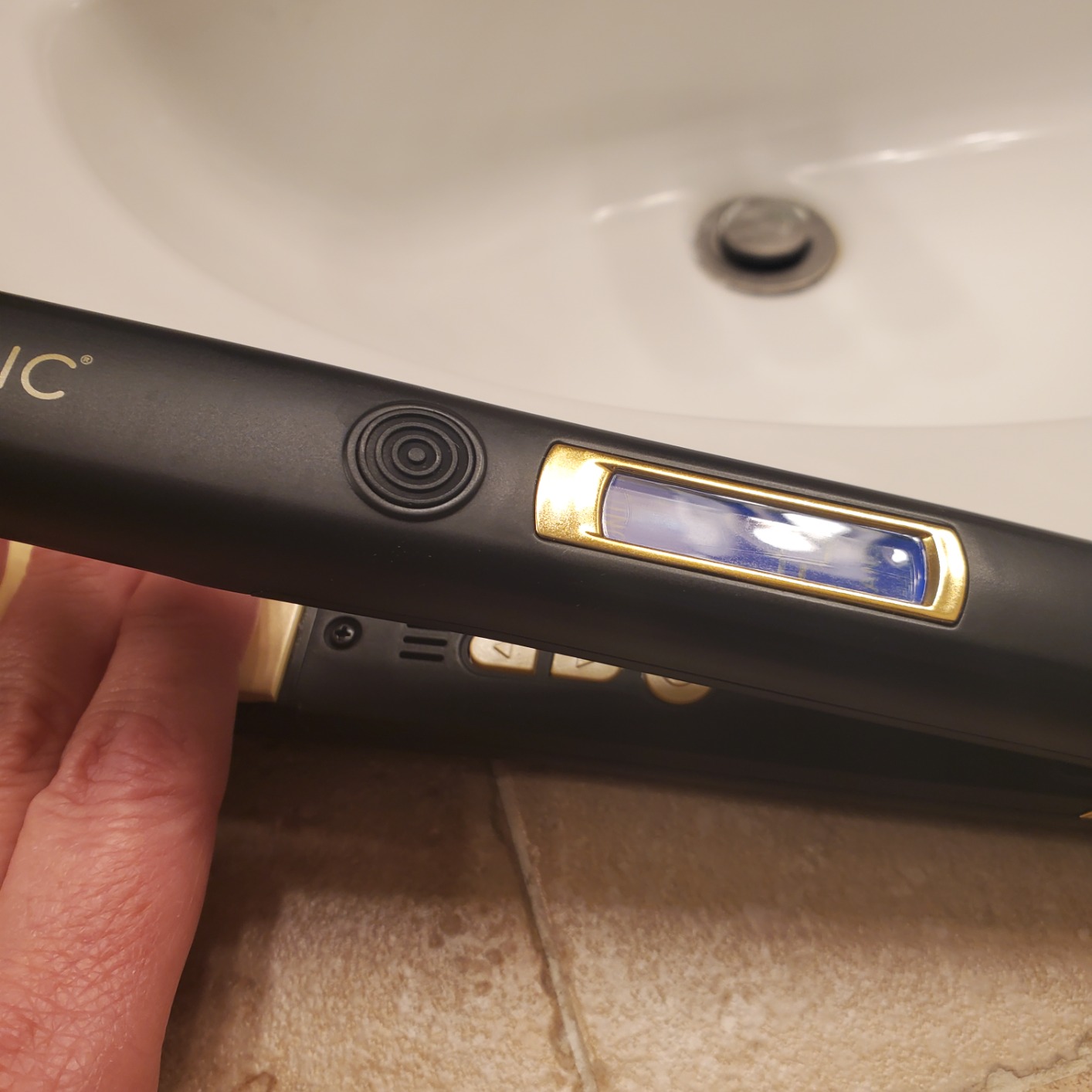 Bio Ionic GoldPro Hair Straightener, Blue, Moisturizing Heat Technology & 24K Gold MX customer photo 2
