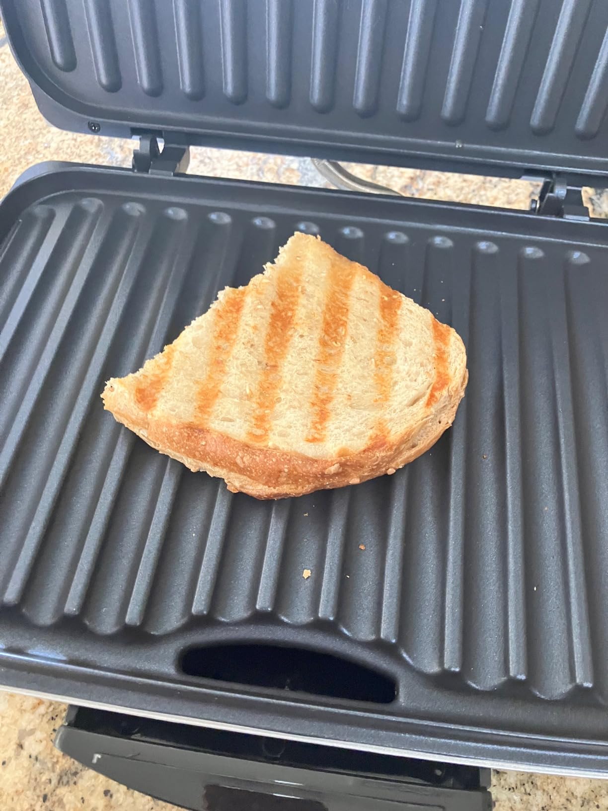 Hamilton Beach Electric Indoor Grill With Floating Hinge For Thicker Food | Large 90 sq. in. PFAS-Free Non-Stick Cooking Surface Fors 6 Burgers | Easy Clean Plates | 1200 Watts | Silver | 25371MN customer photo 1