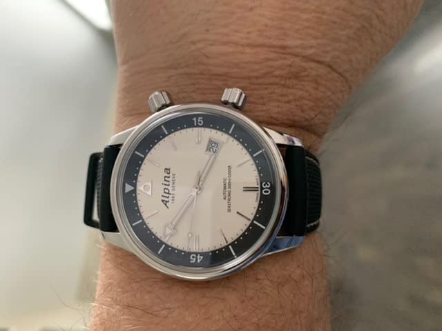 Alpina Men's Swiss Automatic Heritage Seastrong Diver Black Watch, Sapphire Crystal, Power Reserve, 300M Water Resistant Model: AL-525S4H6 customer photo 2