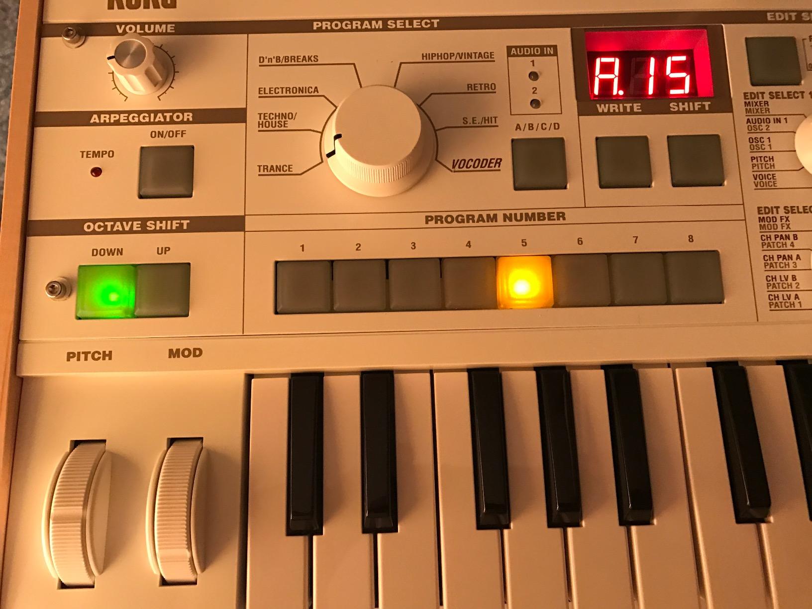 microKORG S Compact Analog Modeling Synthesizer w/ Vocoder Mini Mic customer photo 1
