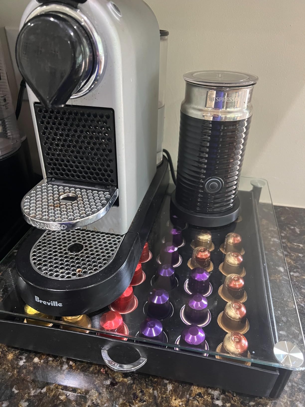 Nespresso CitiZ Original Espresso Machine by De'Longhi, Black | Limousine black espresso machine with 19 bar pump and fast heat-up. Brews espresso and lungo at the touch of a button. customer photo 2