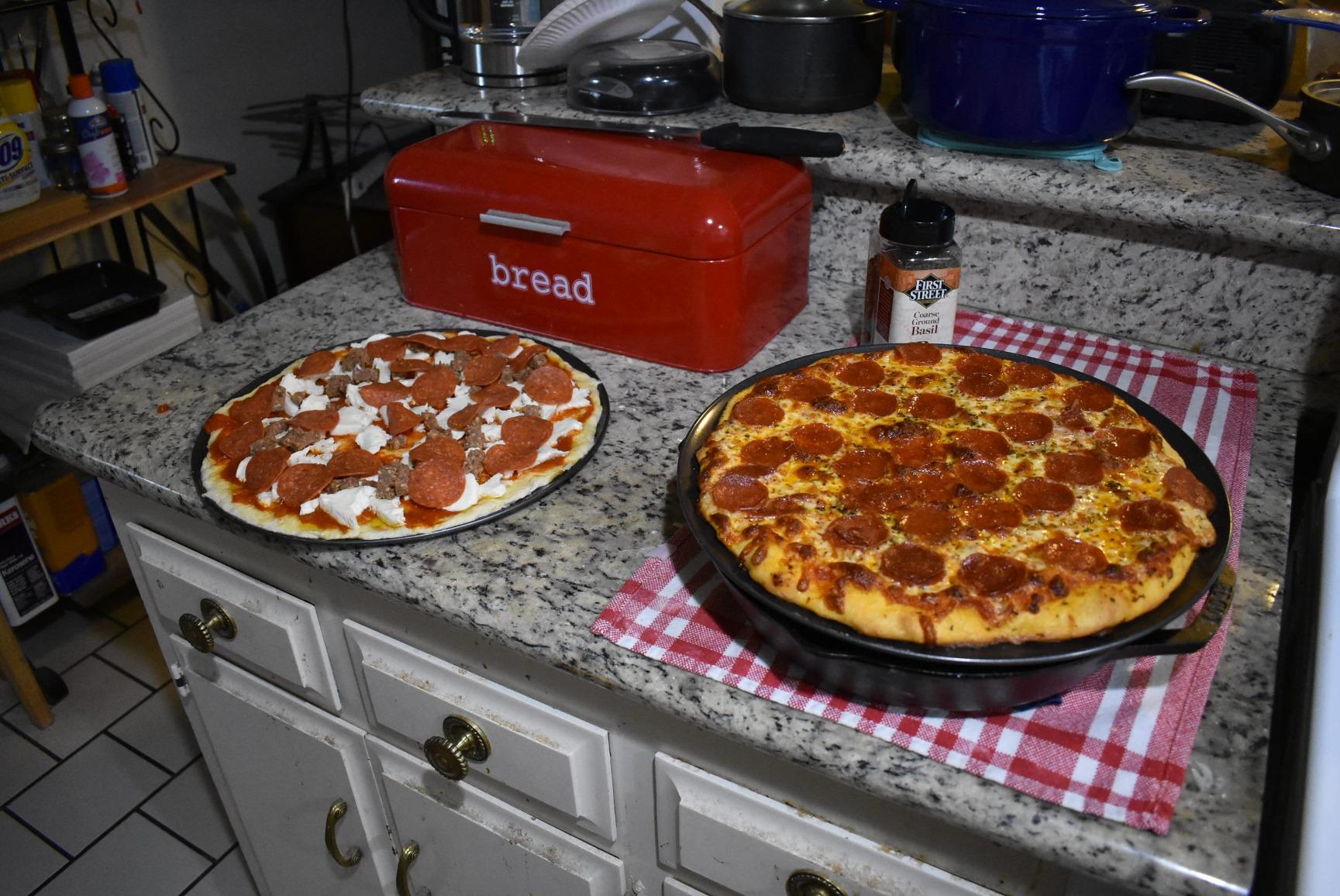 Wilton Perfect Results Premium Non-Stick Pizza Pan, Non-Stick Bakeware, Steel, 14-Inch customer photo 2