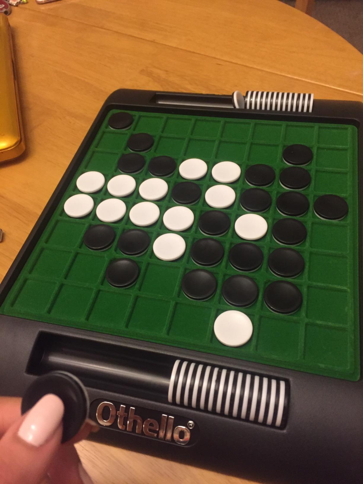 Ravensburger Othello - Classic Strategy Board Game for 2 Players - Easy to Learn, Hard to Master - Fast-Paced Family Fun - Ages 8+ customer photo 1