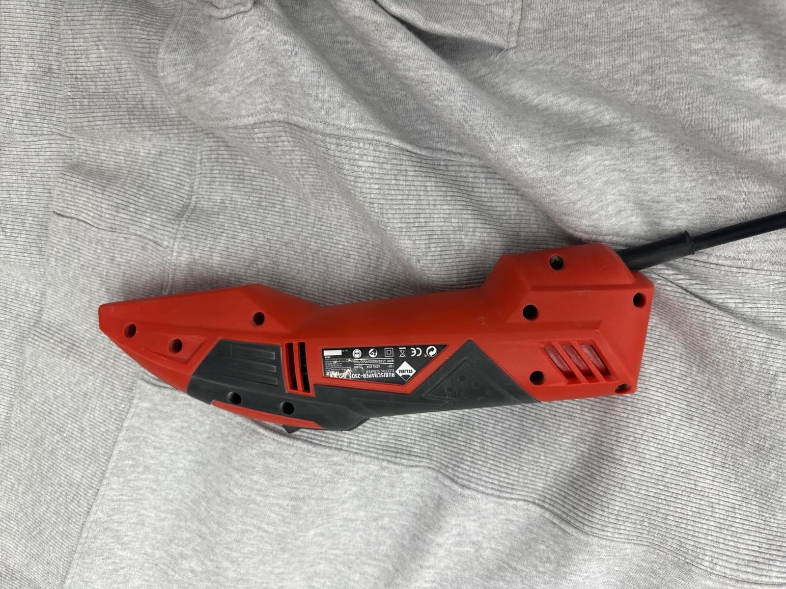 RUBISCRAPER-250 Oscillating Multi-Tool Kit, 250W Grout Removal Tool with Tungsten Carbide Blades, 3 Speeds, Fast Lock System, Ideal for Tile Repair, Includes Special Blades and Carrying Case customer photo 1