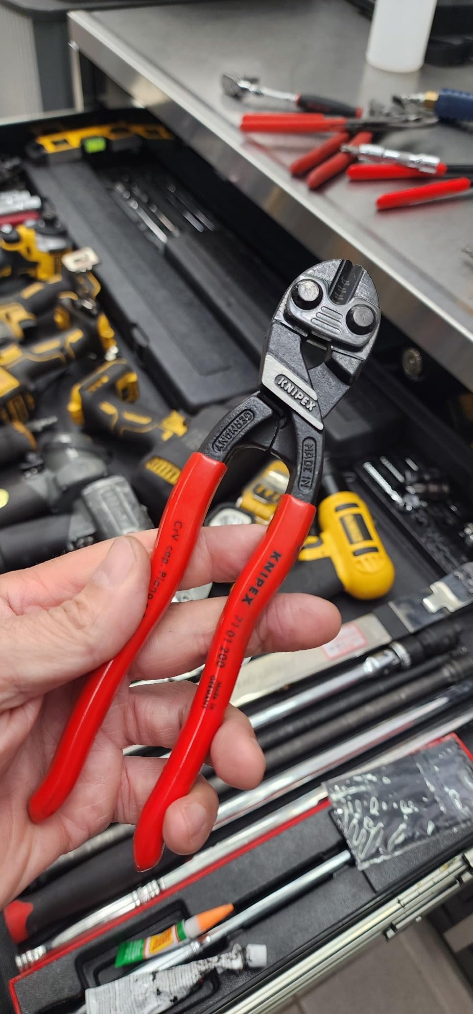 Knipex Tools 71 01 250 CoBolt Compact Bolt Cutter, 10-Inch customer photo 2