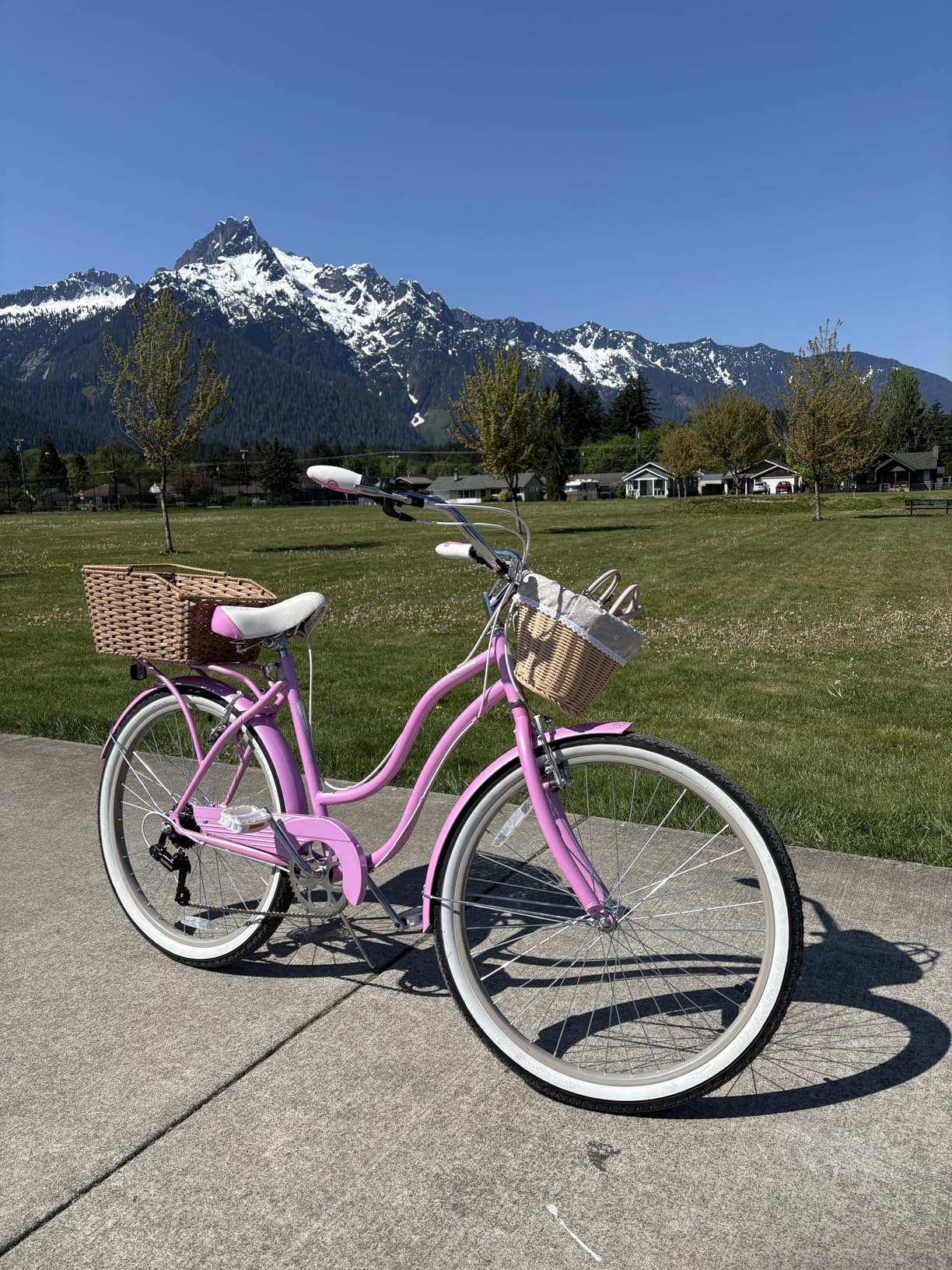 Schwinn Perla Cruiser Bike, 26 Inch Bike for Women and Men, 7-Speed Beach Cruiser Bicycle, Linear Pull Brakes, Comfortable Quilted Seat, Upright Riding Position, Adult Bicycle customer photo 1
