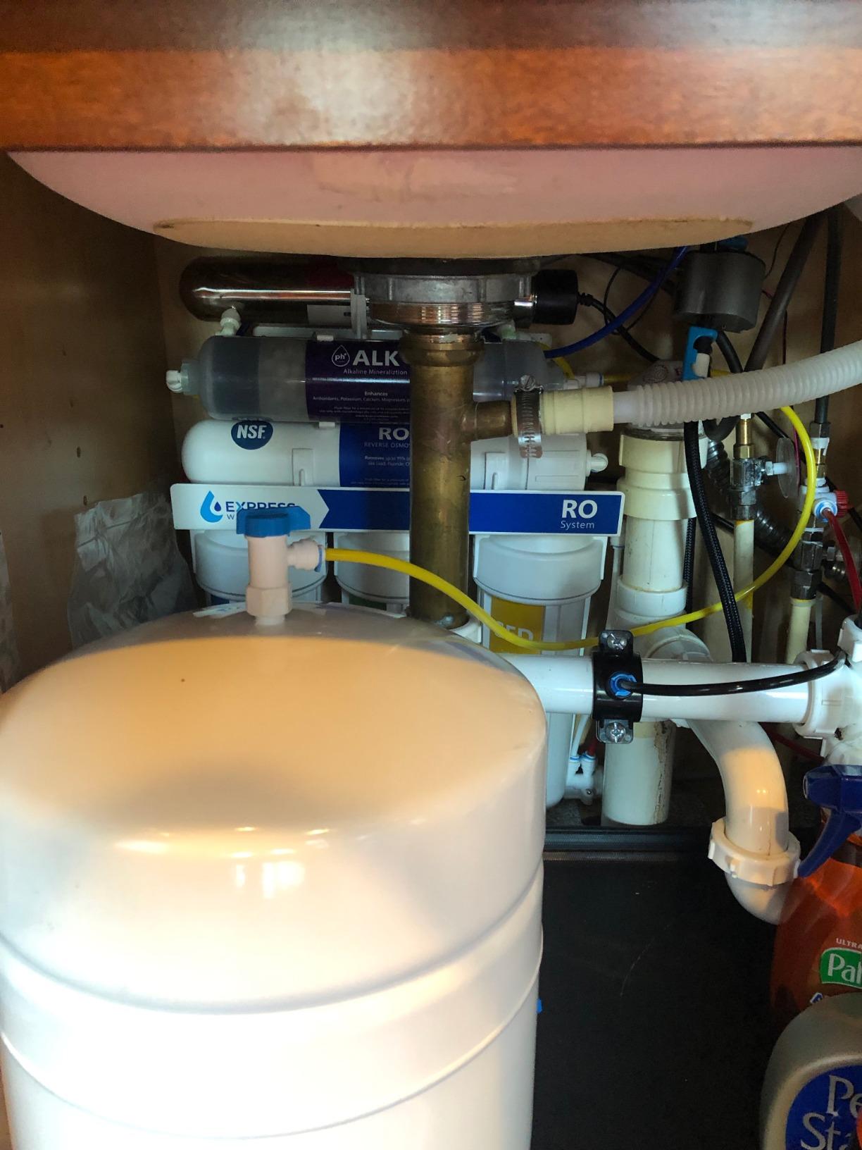 Express Water ROALKUV10D, 11-Stage RO Water Filter System, Alkaline & UV | 100 GPD, NSF Certified 372, Deluxe Chrome Faucet, Reduces 99% of Impurities, BPA Free, Leak Stop Detector customer photo 2