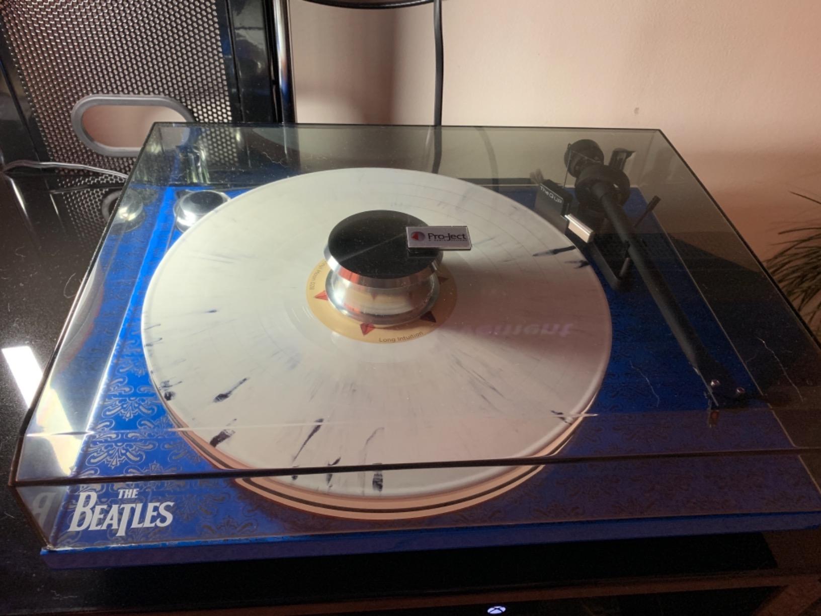 Pro-Ject The Beatles SGT. Pepper Essential III, Special Edition Turntable with 8.6