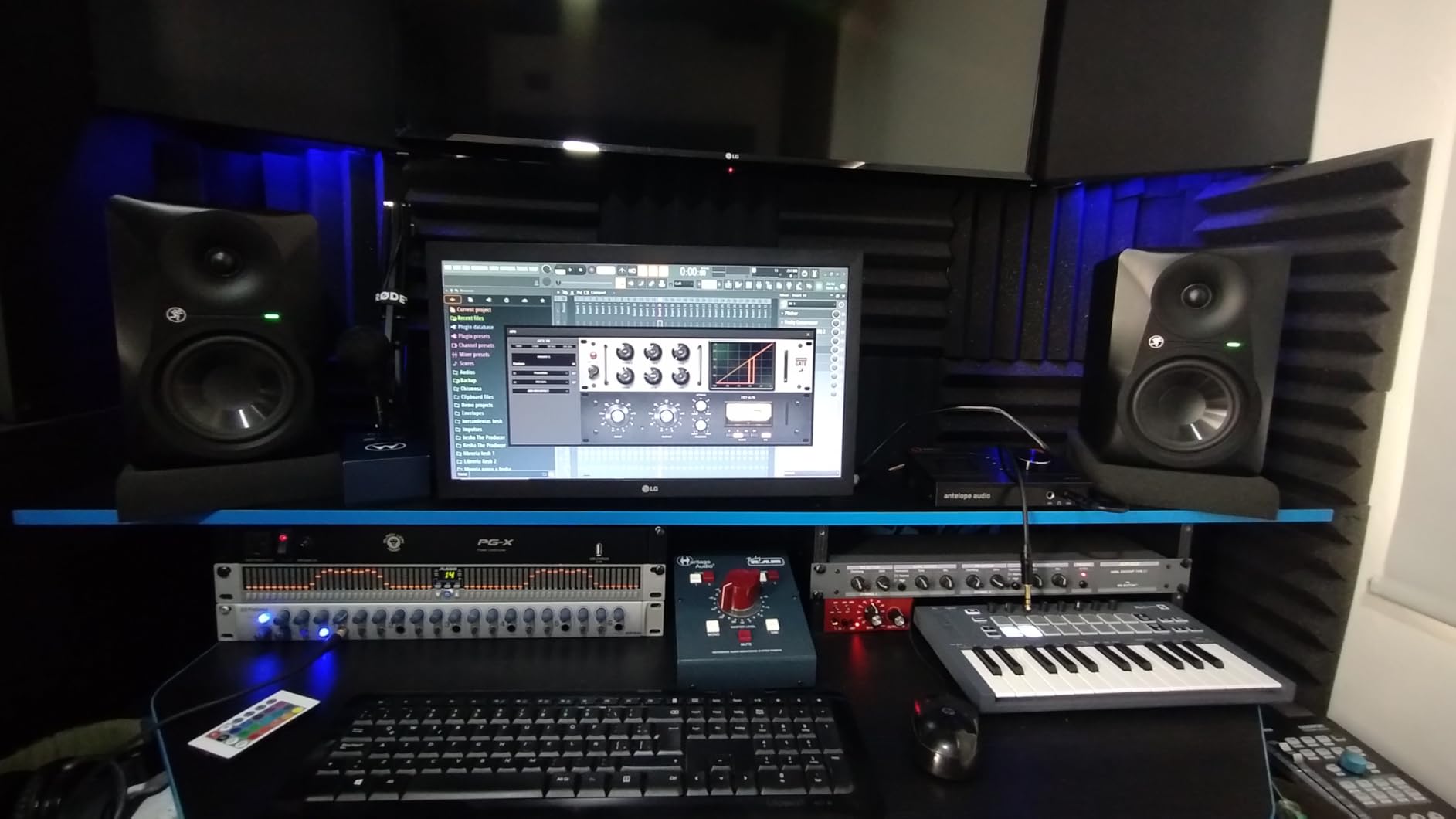 Mackie MR524 -Channel Studio Monitor customer photo 2
