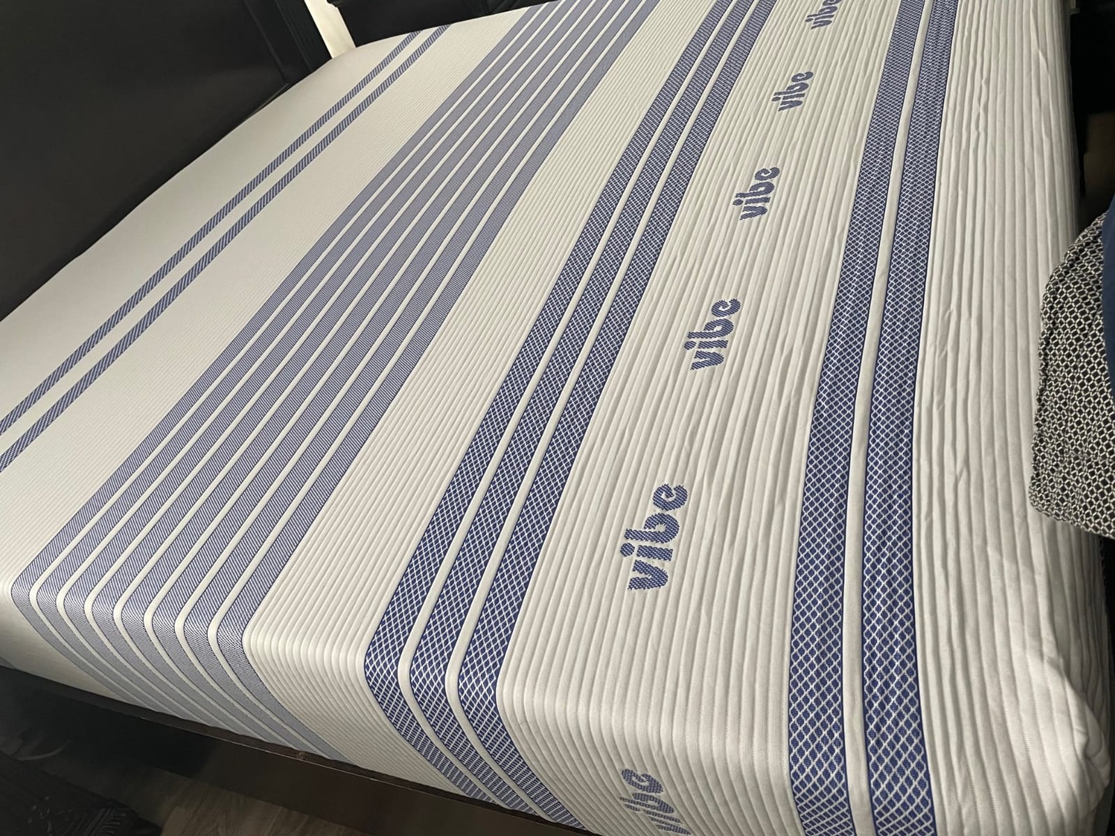 Vibe 12-Inch Gel Memory Foam Mattress - Cooling Gel - Pressure-Relieving Support - Medium-Firm Feel - CertiPUR-US Certified - Bed-in-a-Box - Twin XL Size customer photo 1