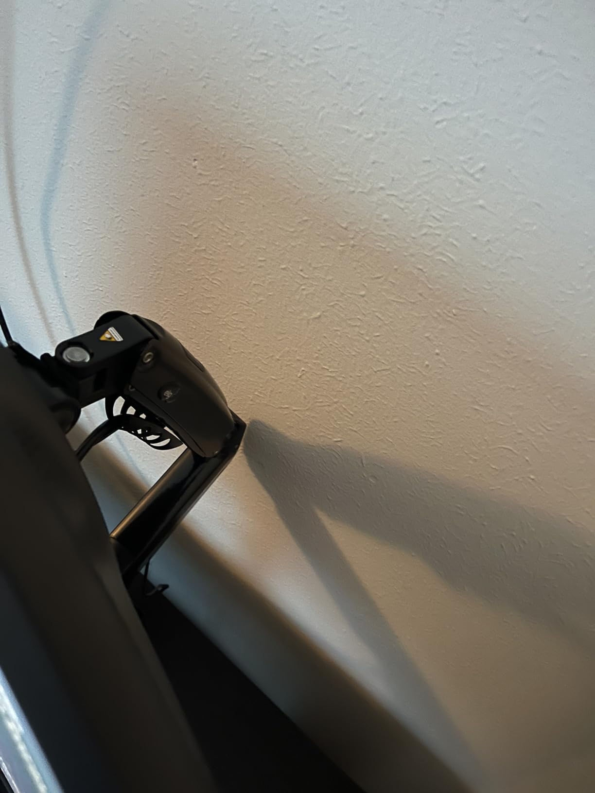 ELG Gas Spring Monitor Arm, Full Motion, 20.9