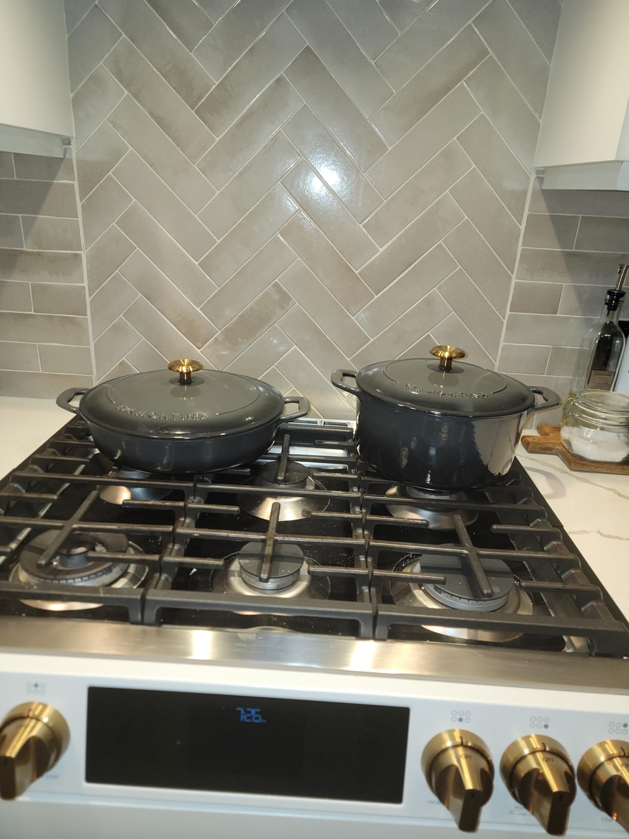 Tramontina Bestow Enameled Cast Iron Dutch Oven Pot with Lid, Round 5.5-quart, Matte White customer photo 1