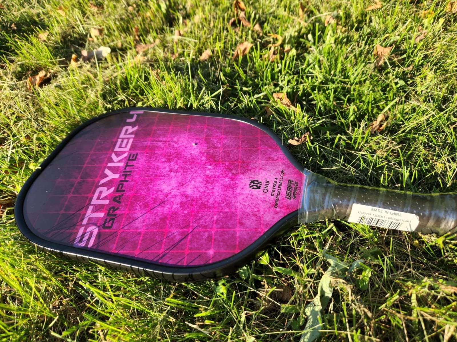 Onix Graphite Stryker Pickleball Paddle Features Oversized, Nomex, Paper Honeycomb Core, and Graphite Face customer photo 1