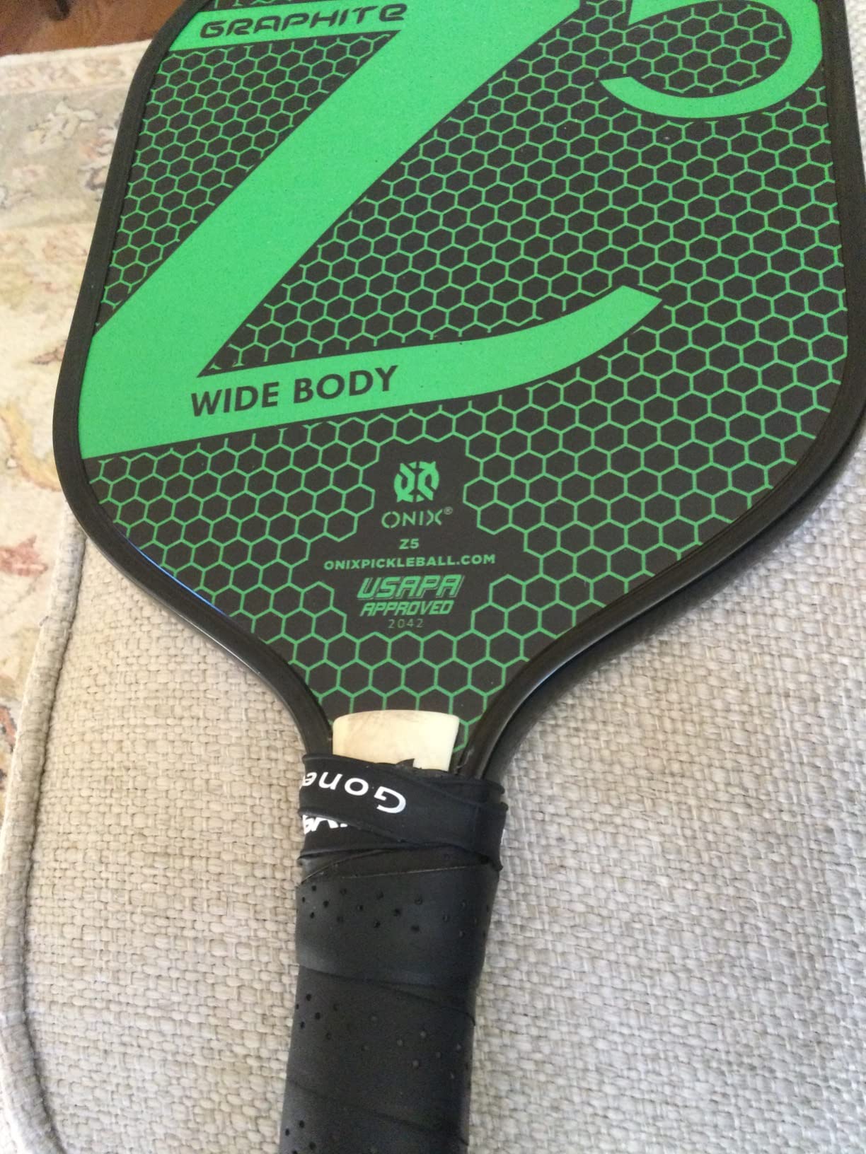 Onix Z5 Graphite Pickleball Paddle (Green) with Cushion Grip and Green Paddle Cover customer photo 2