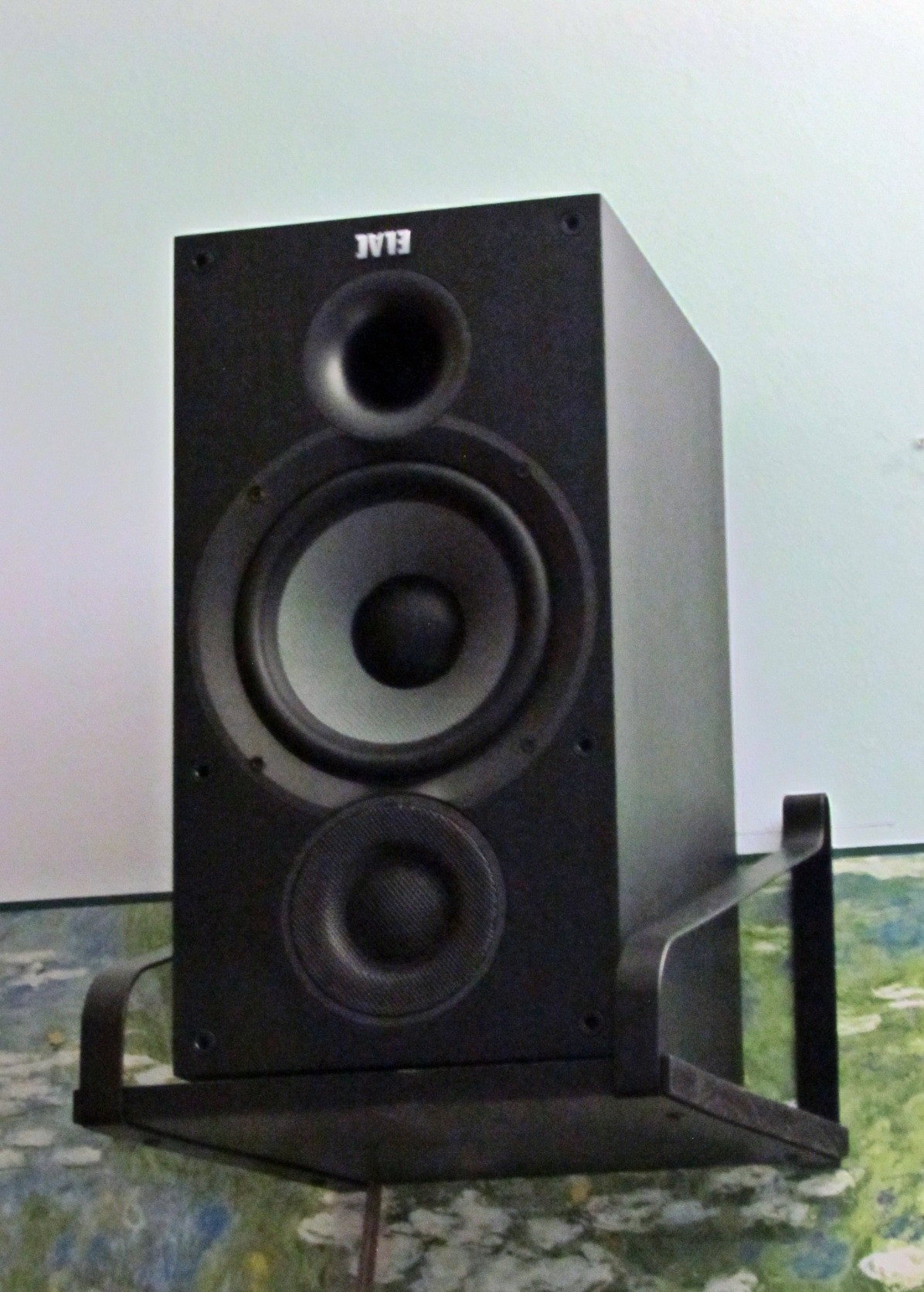 ELAC Debut 2.0 B5.2 Bookshelf Speakers, Black (Pair) - 1
