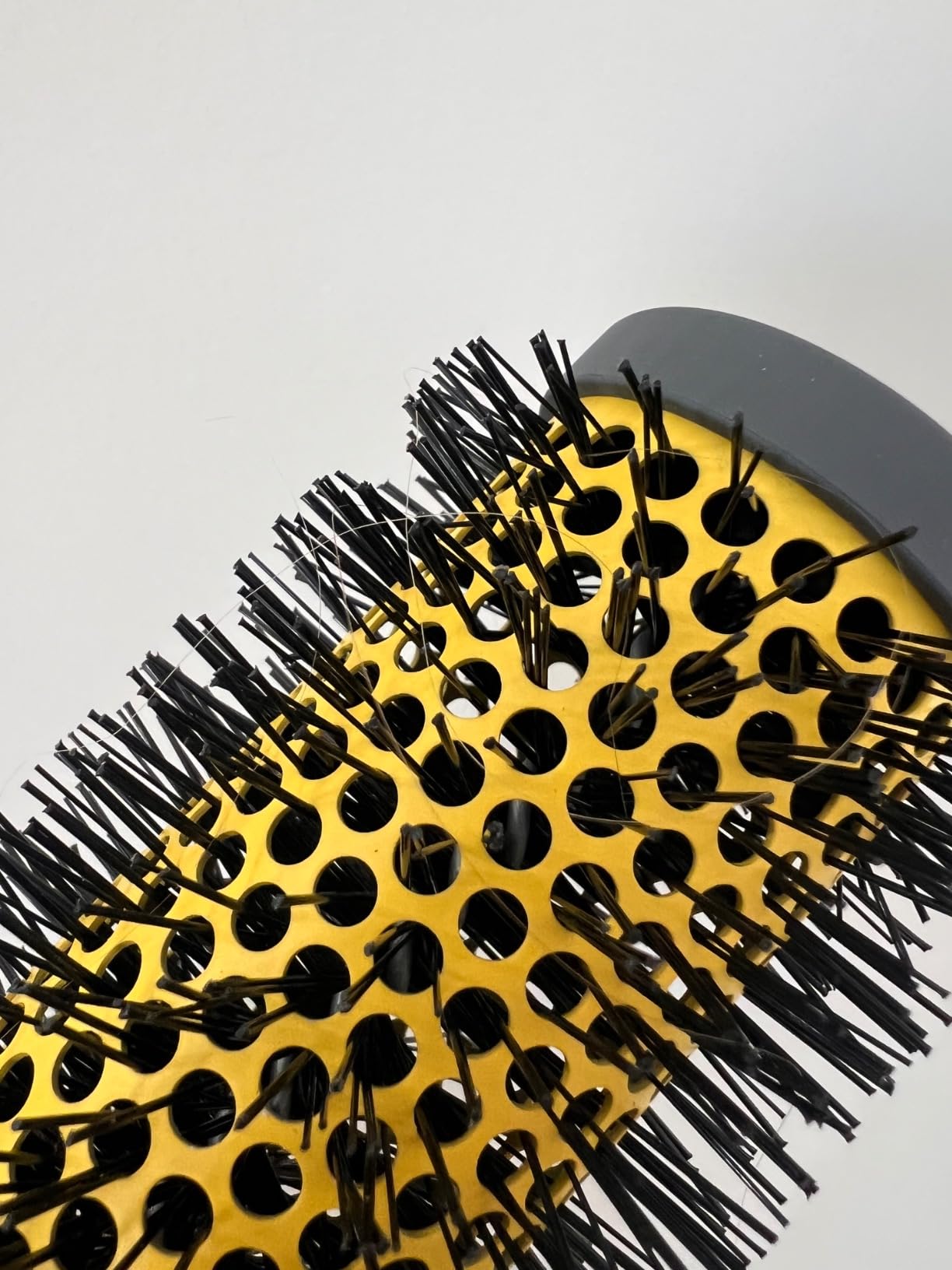 Drybar Ceramic Round Thermal Brush, Available in 3 Sizes to Lock in Long-Lasting Volume and Curl customer photo 2