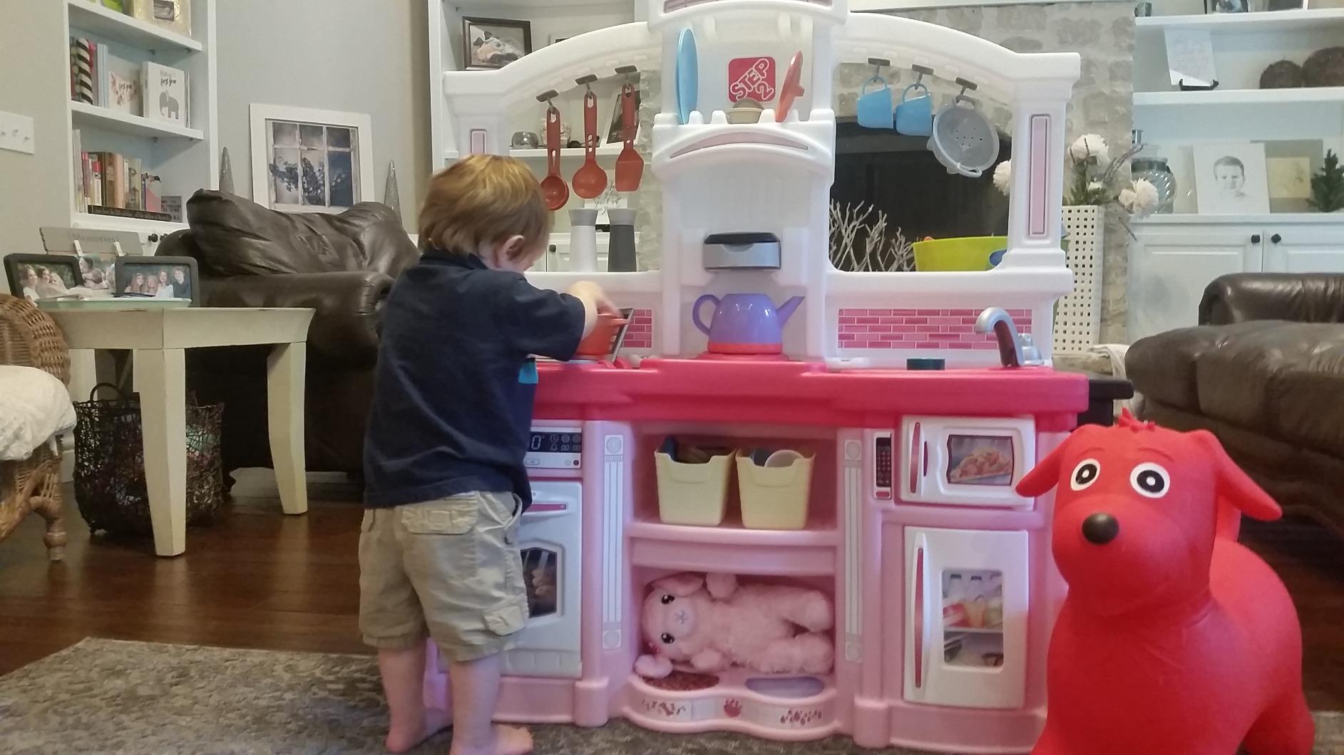Step2 Fun with Friends Kids Kitchen Playset, Indoor/Outdoor Kitchenette, Interactive Play with Lights and Sounds, Durable Plastic, Includes 25 Piece Toy Accessories, Toddlers 2+ Years Old, Pink customer photo 1