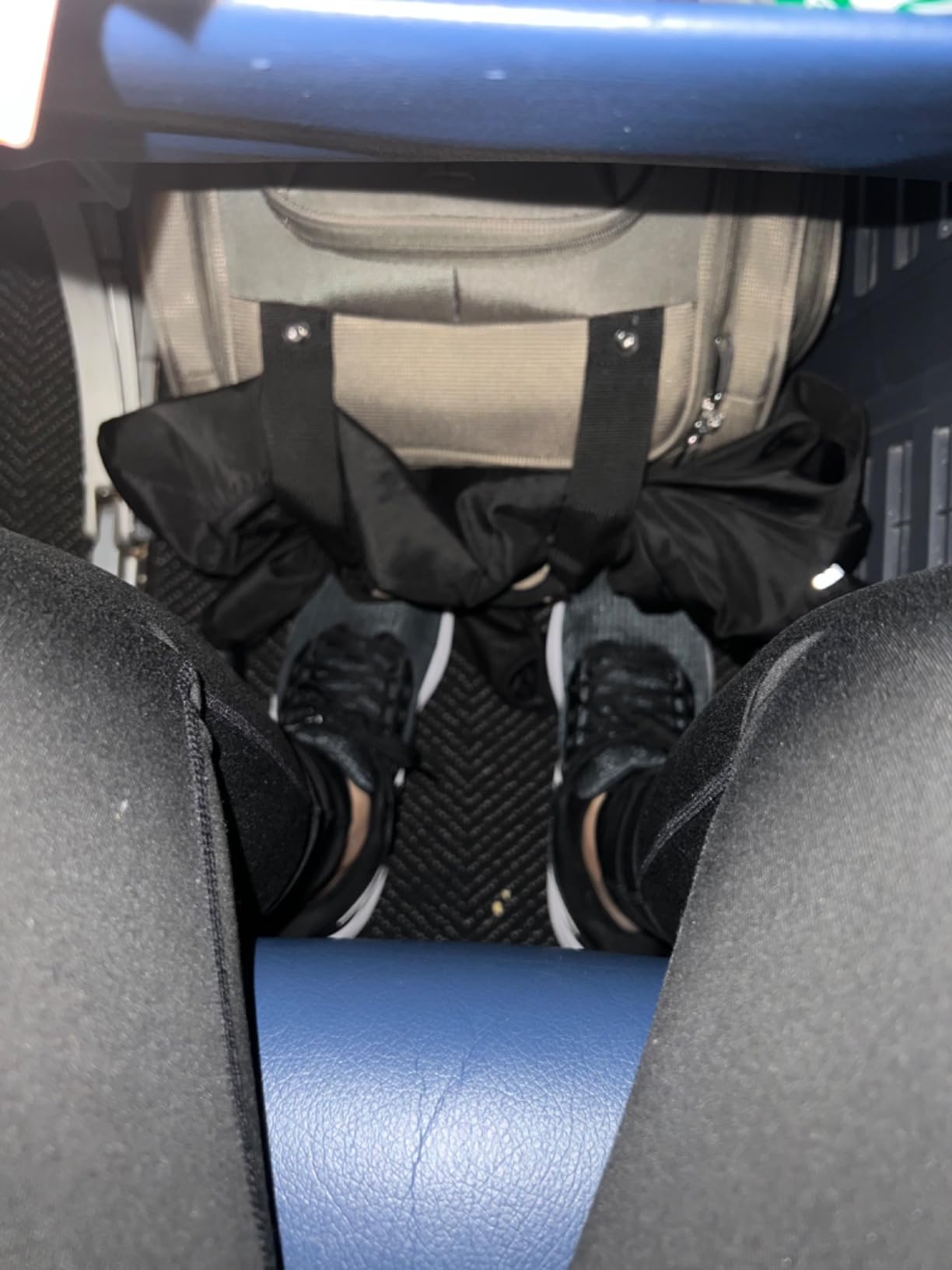 Maxlite 5 Softside Carry-On Underseat, Black, 15-Inch customer photo 1