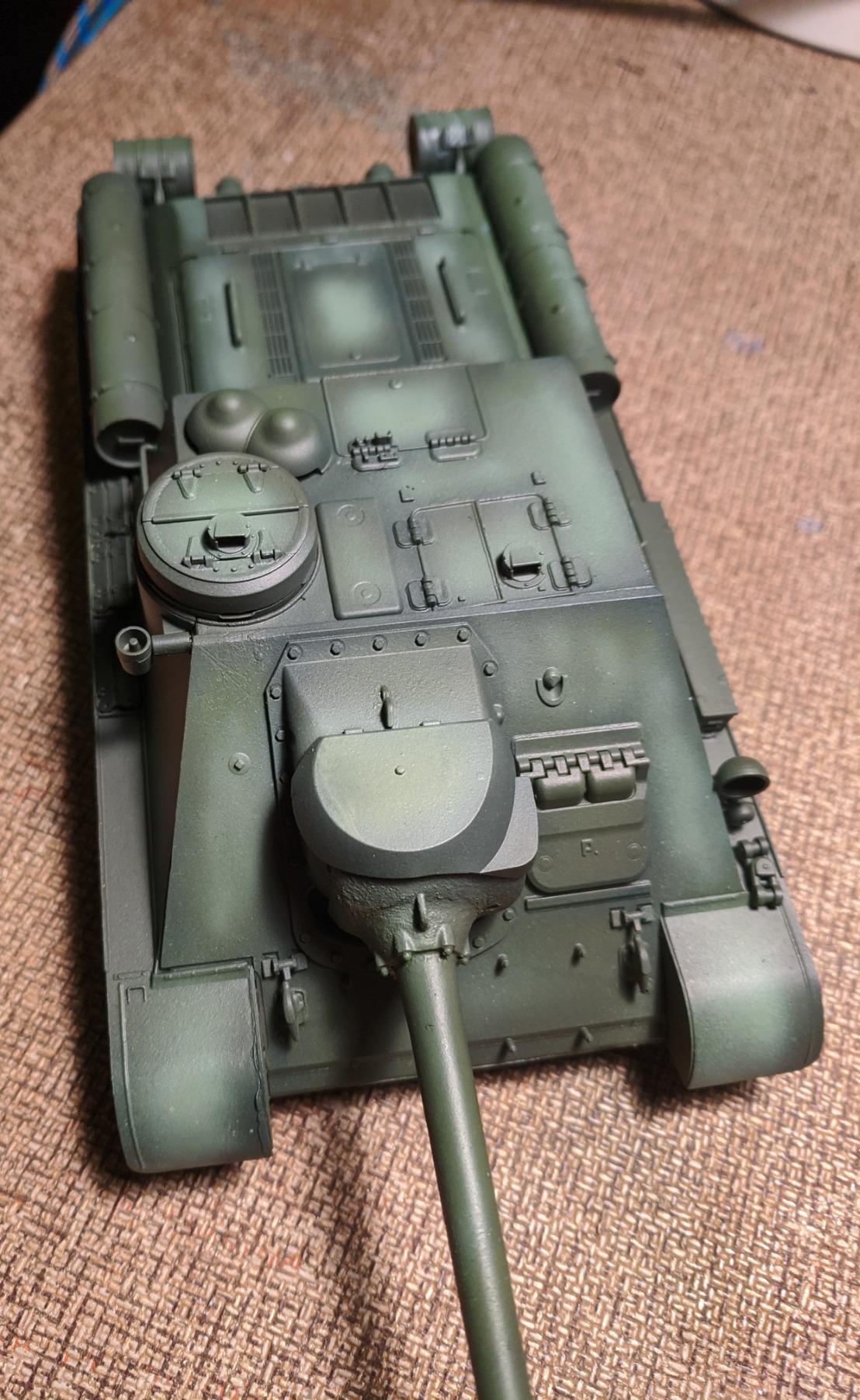 ZVEZDA 3688 - Soviet Tank Destroyer SU-100 - Unpainted Plastic Model Kit Scale 1/35 customer photo 1