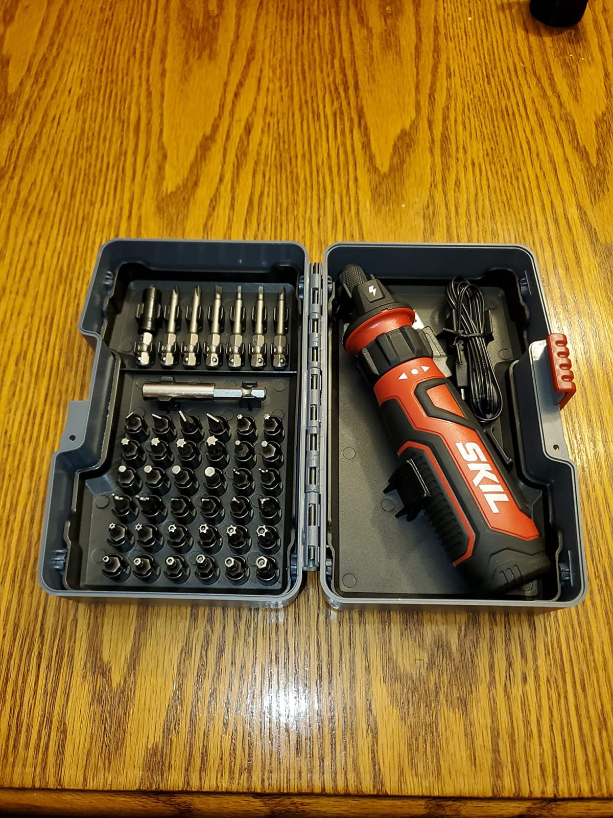 SKIL Rechargeable 4V Cordless Screwdriver with Circuit Sensor Technology Includes 45pcs Bit Set, USB Charging Cable, Carrying Case - SD561204 customer photo 2