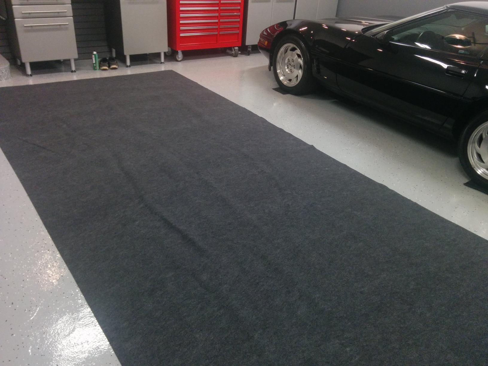 Armor All Premium Oil Spill Mat, Garage Floor Maintenance Mat, 30