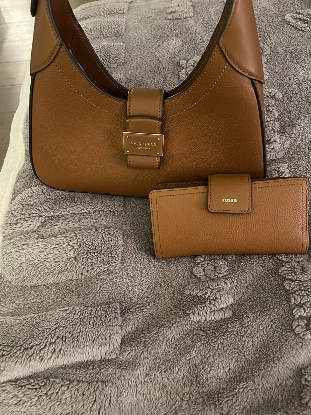 Women's Logan Leather Wallet RFID Blocking Tab Clutch customer photo 2
