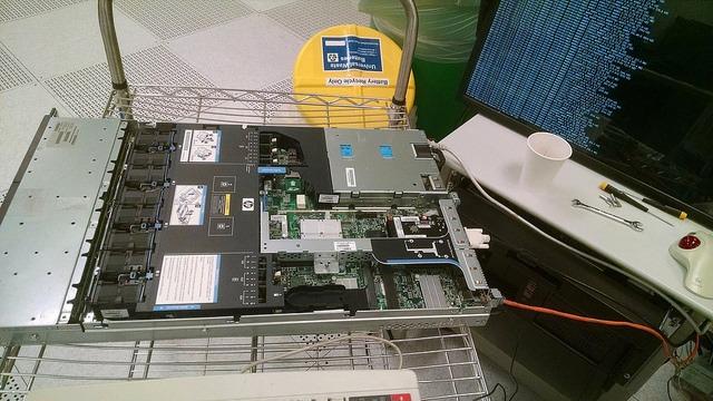HP ProLiant DL360 G7 1U RackMount 64-bit Server with 2x Six-Core X5650 Xeon 2.66GHz CPUs, 32GB RAM, 8x 146GB 10K SAS SFF HDD, P410i RAID, 4x GigaBit NIC, 2x Power Supplies (Renewed) customer photo 2