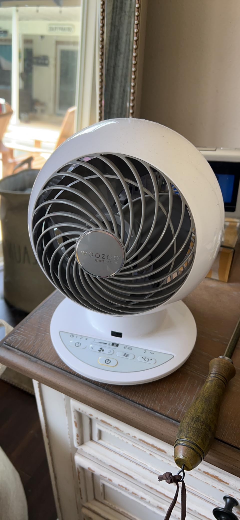 IRIS USA WOOZOO Air Circulator Fan with Remote, Oscillating, 5 Speeds, 82ft Max Air Distance, Adjustable Tilt, Quiet Motor, Small Fan for Bedroom, Office, Dorm, White customer photo 1