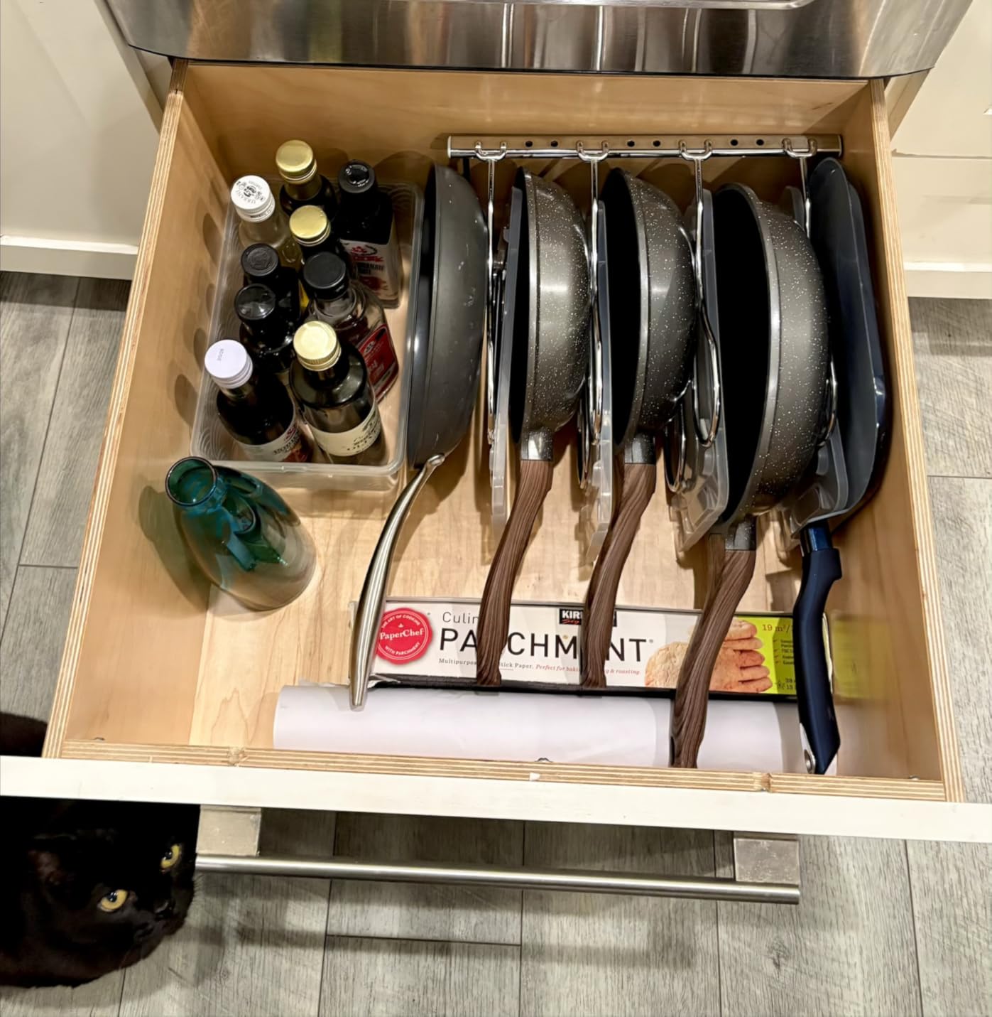 CAXXA Heavy Duty Pan Rack, Pot Lid Rack, Kitchen Cabinet Pantry Cookware Organizer Rack Holder with 5 Adjustable Dividers, Chrome customer photo 2