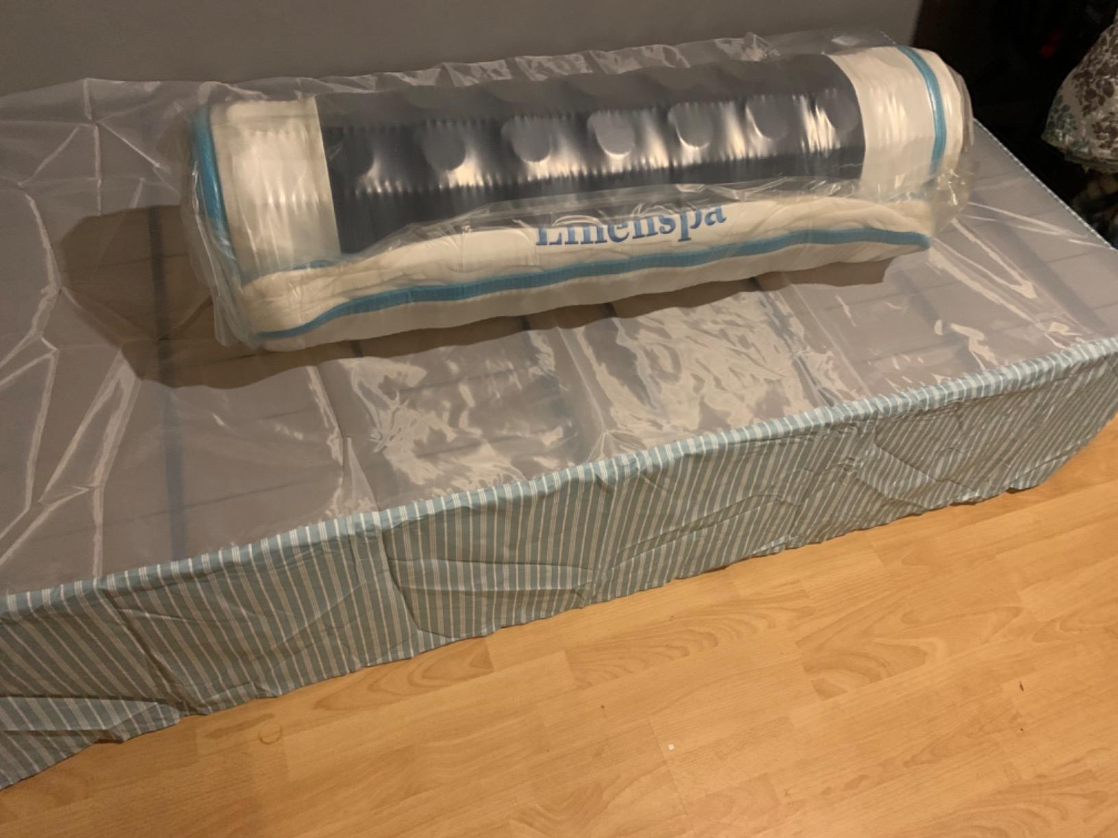 Linenspa 10 Inch Hybrid Mattress - Medium Feel - Queen - Bed in a Box customer photo 2