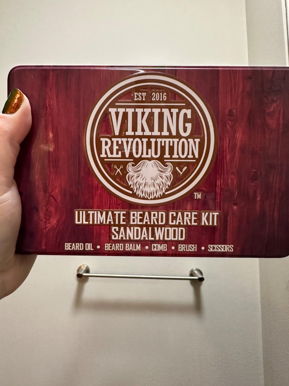 Viking Revolution Ultimate Beard Kit - Sandalwood, 5 Pcs with Metal Box customer photo 1