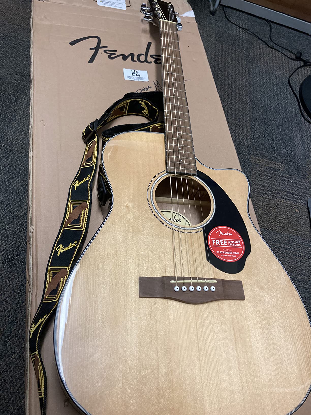 Fender CC-60SCE Acoustic Electric Guitar, Cutaway Concert, Black customer photo 1