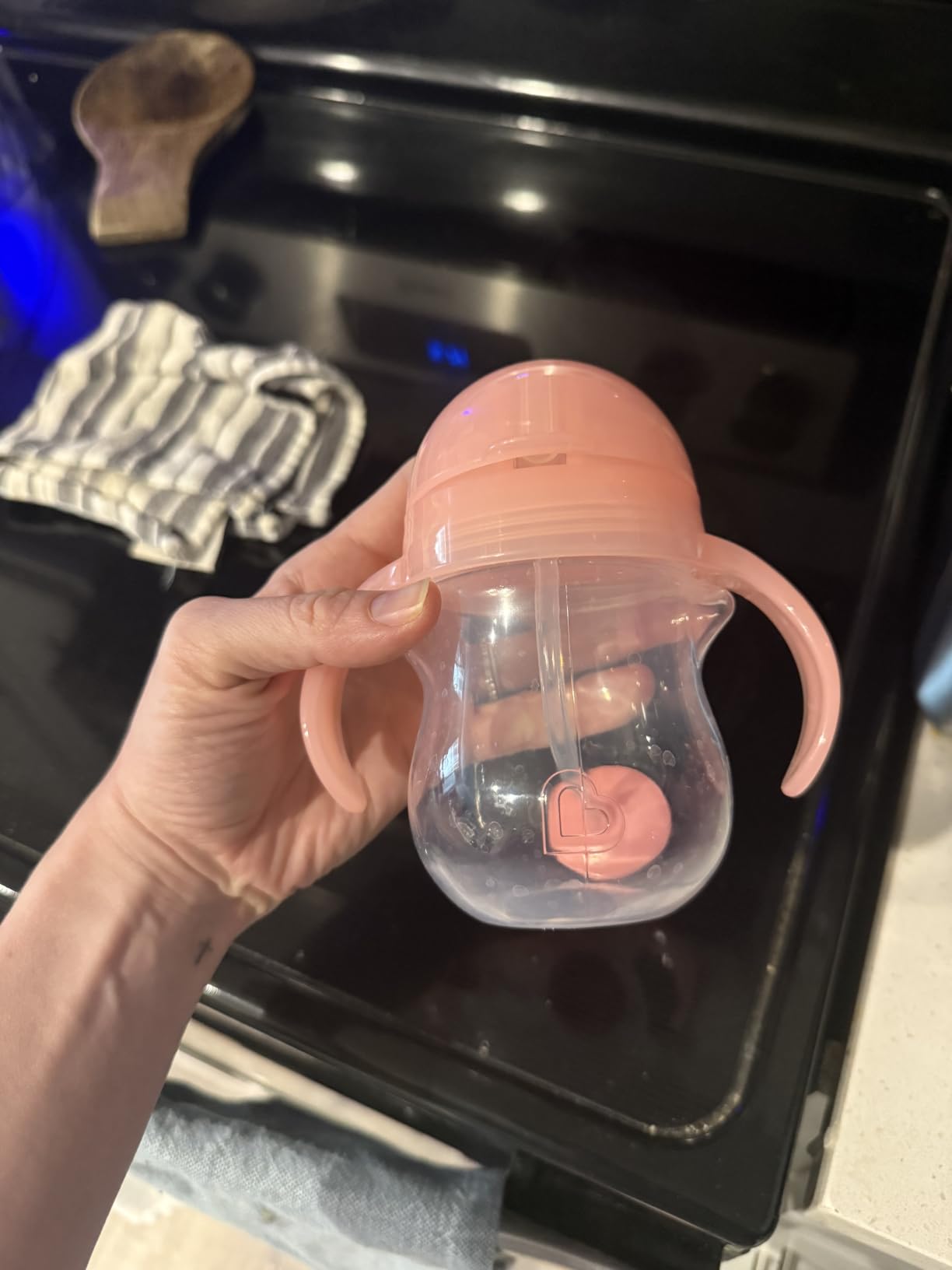 Munchkin Any Angle Sippy Cups for Toddlers, Spill Proof Weighted Straw Cup with Transition Handles for Babies 6 Months and Up, 2 Pack, Blue/Green customer photo 1