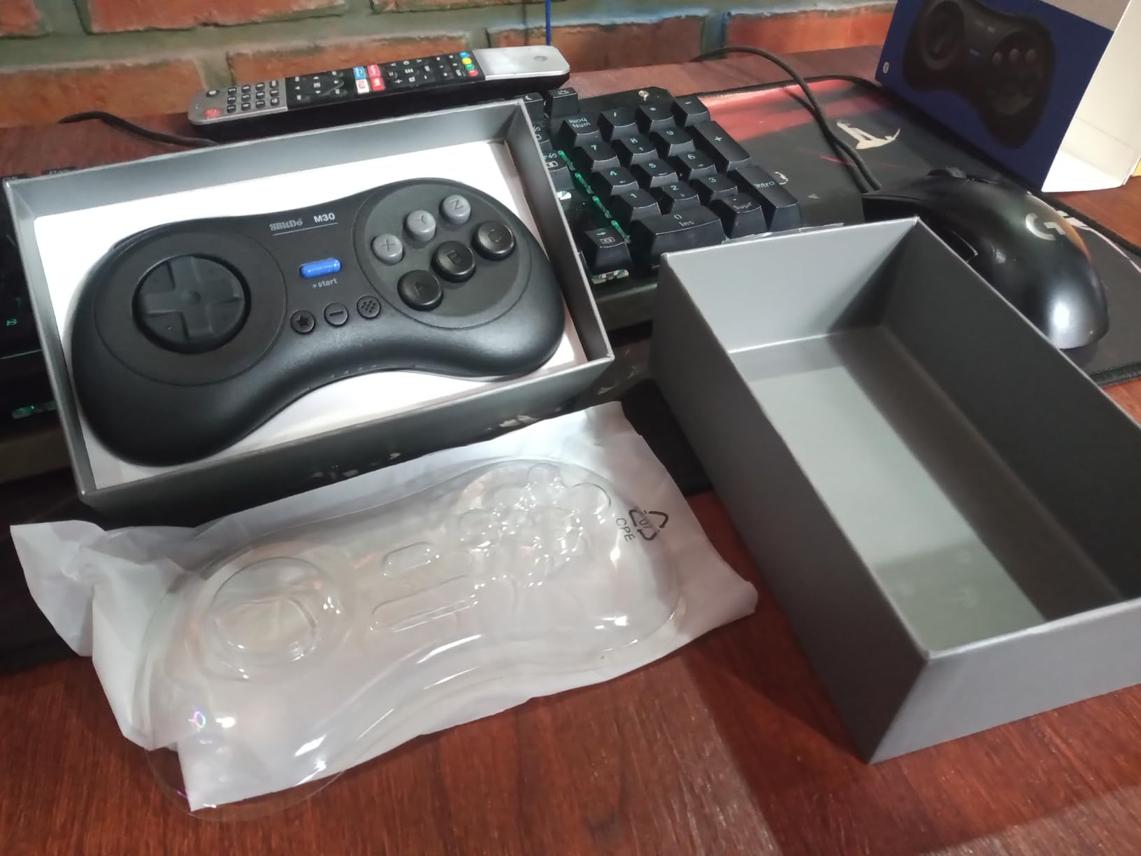 8Bitdo M30 Bluetooth Controller for Switch, Windows and Android, 6-Button Layout for SEGA's Classic Games (Black) customer photo 2