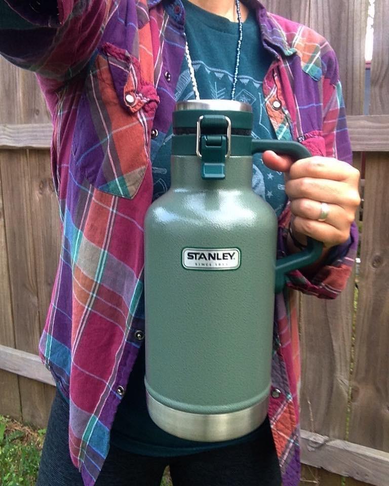 Stanley Classic Easy-Pour Growler 64 oz | Keeps Beer Cold or Coffee Hot | Leakproof Steel Lined Lid and Easy to Carry Handle | Insulated Stainless Steel | BPA-Free | Green customer photo 2
