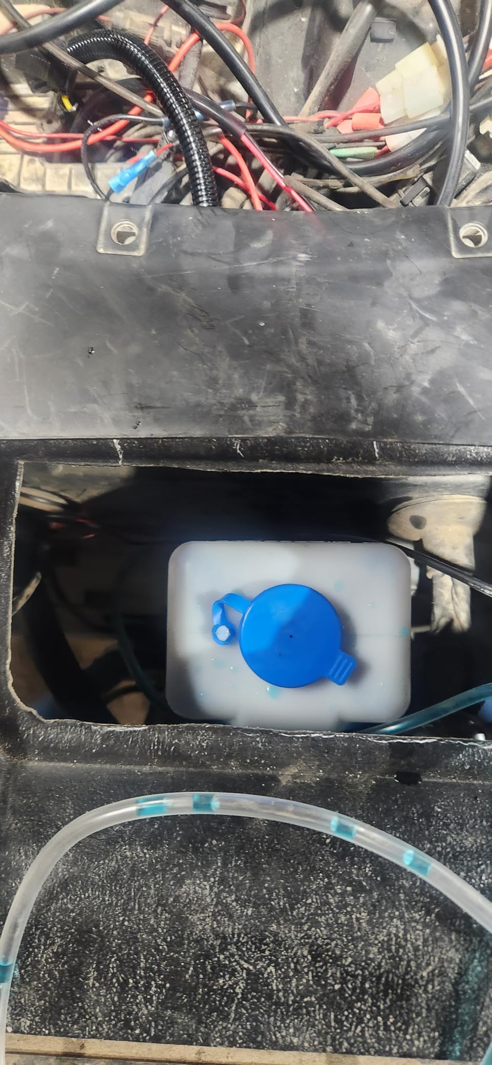 KEMIMOTO Universal Car Windshield Washer Pump | Fluid Reservoir Bottle Kit with Pump Jet Button Switch 12V Windshield Tank customer photo 2