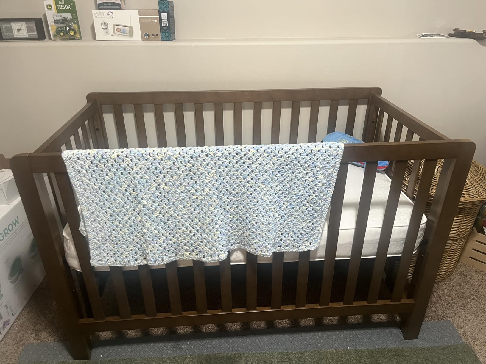 Carter's Colby Low-Profile 4-in-1 Baby Crib, Washed Natural | GREENGUARD Gold Certified, Converts to Toddler Bed, Daybed & Full-Size Bed, 4 Adjustable Mattress Heights - Easy to Assemble customer photo 1