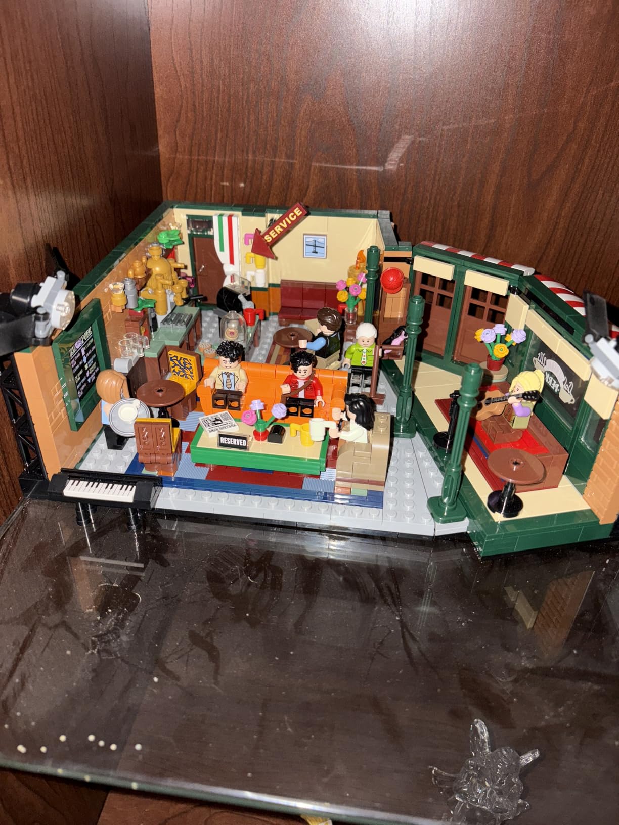 LEGO Ideas 21319 Central Perk Building Kit (1,070 Pieces) customer photo 1