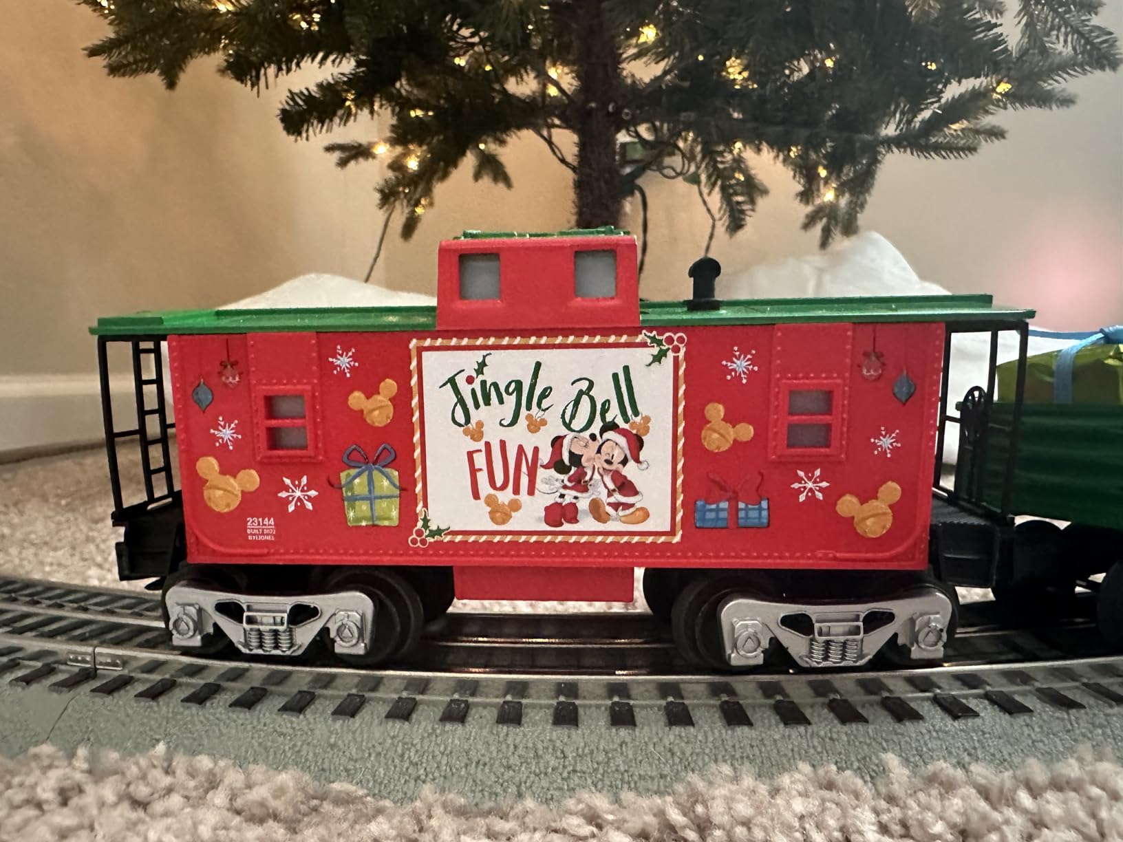 Lionel Disney Christmas LionChief 0-8-0 Set with Bluetooth Capability, Electric O Gauge Model Train Set with Remote 0.5 Liters customer photo 1