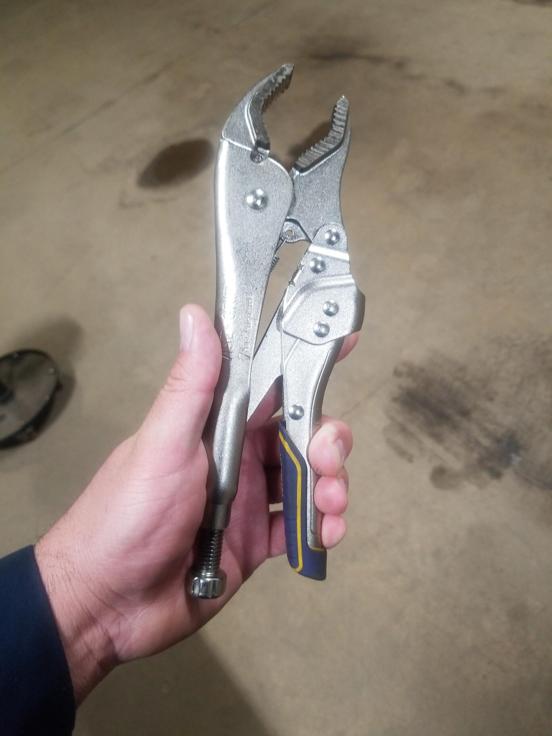 VISE-GRIP Locking Pliers, 10-Inch Fast Release Curved Jaw (IRHT82573) customer photo 1