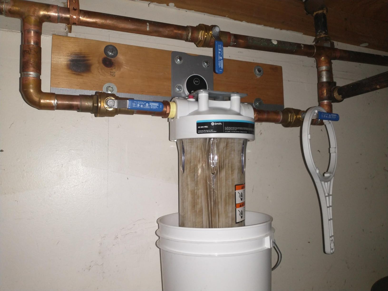 A. O. Smith Whole House Sediment Filter | Valve-in-Head | AO-WH-PREV | NSF Certified | Protects Appliances, Reduces Sediment | Whole Home Filtration | 3/4