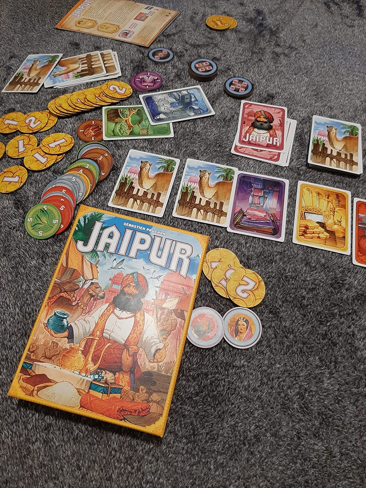 Asmodee Jaipur 2-Player Trading Card Strategy Game, Ages 10+ customer photo 2