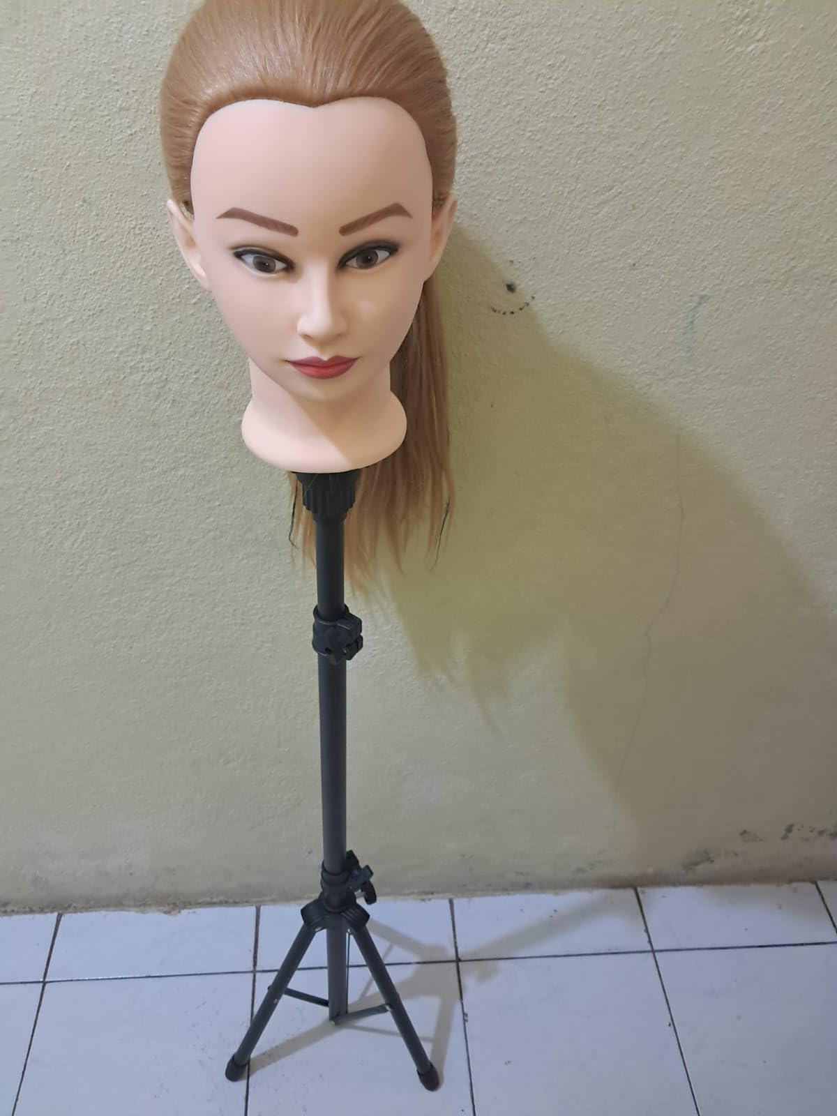 Klvied Wig Stand Tripod, Adjustable 34.64-51.48in, Includes carrying bag, T-pins, wig caps, comb and hair clips. Black. customer photo 2