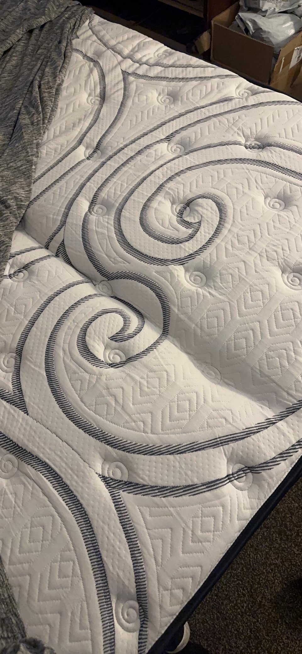 Vibe Quilted Hybrid Mattress, 12-Inch Innerspring and Pillow Top Gel Memory Foam Mattress, Fiberglass Free, CertiPUR-US Certified Bed in a Box, Queen customer photo 2