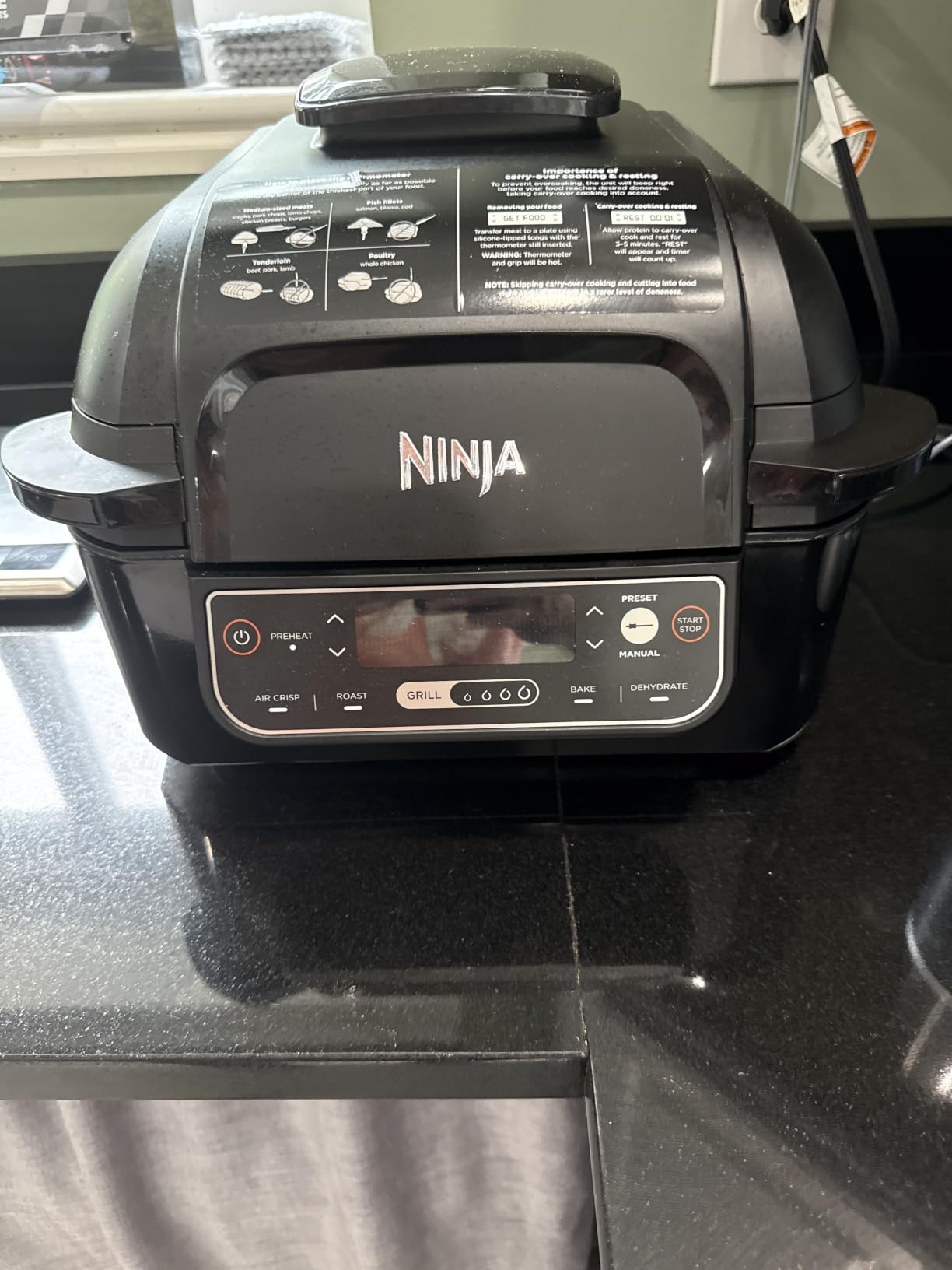 Ninja Foodi Pro 5-in-1 Indoor Integrated Smart Probe, 4-Quart Air Fryer, Roast, Bake, Dehydrate, and Cyclonic Grilling Technology, with 4 Steaks Capacity, in a Stainless Finish customer photo 2
