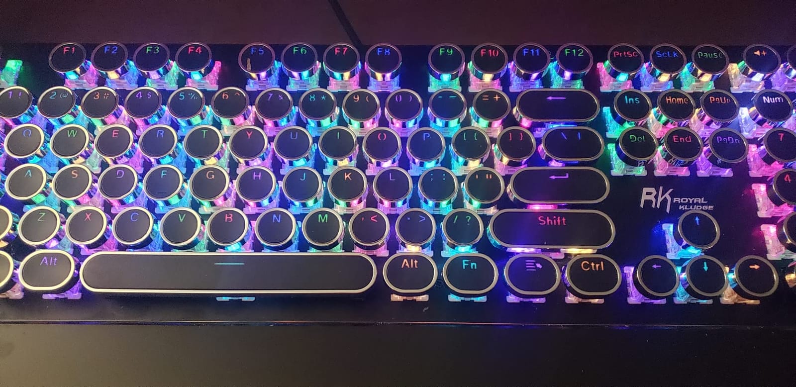 RK ROYAL KLUDGE S108 Typewriter Keyboard, Retro Mechanical Gaming Keyboard Wired 108 Keys with RGB Backlit Sidelight, Detachable Wrist Rest, Round Keycaps Blue Switches - Black customer photo 1