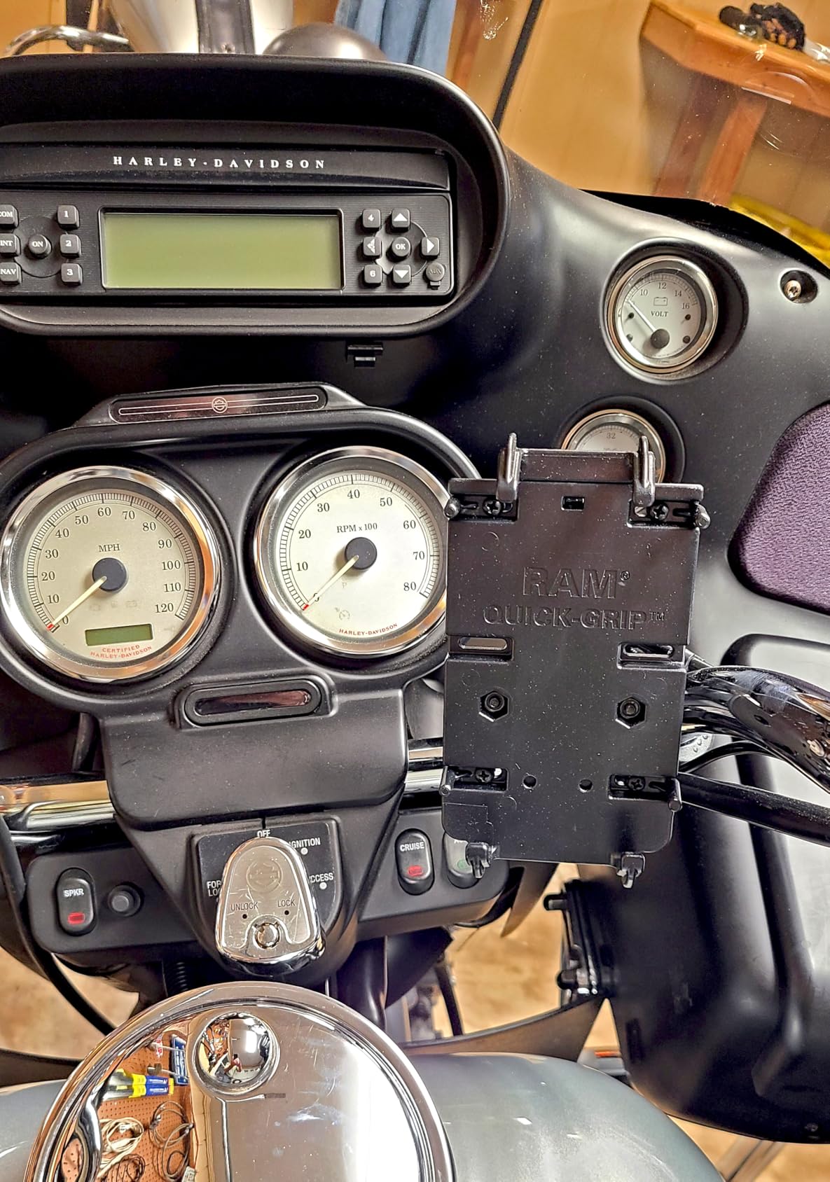 RAM MOUNTS Quick-Grip XL Phone Mount with Handlebar U-Bolt Base | B Size 1