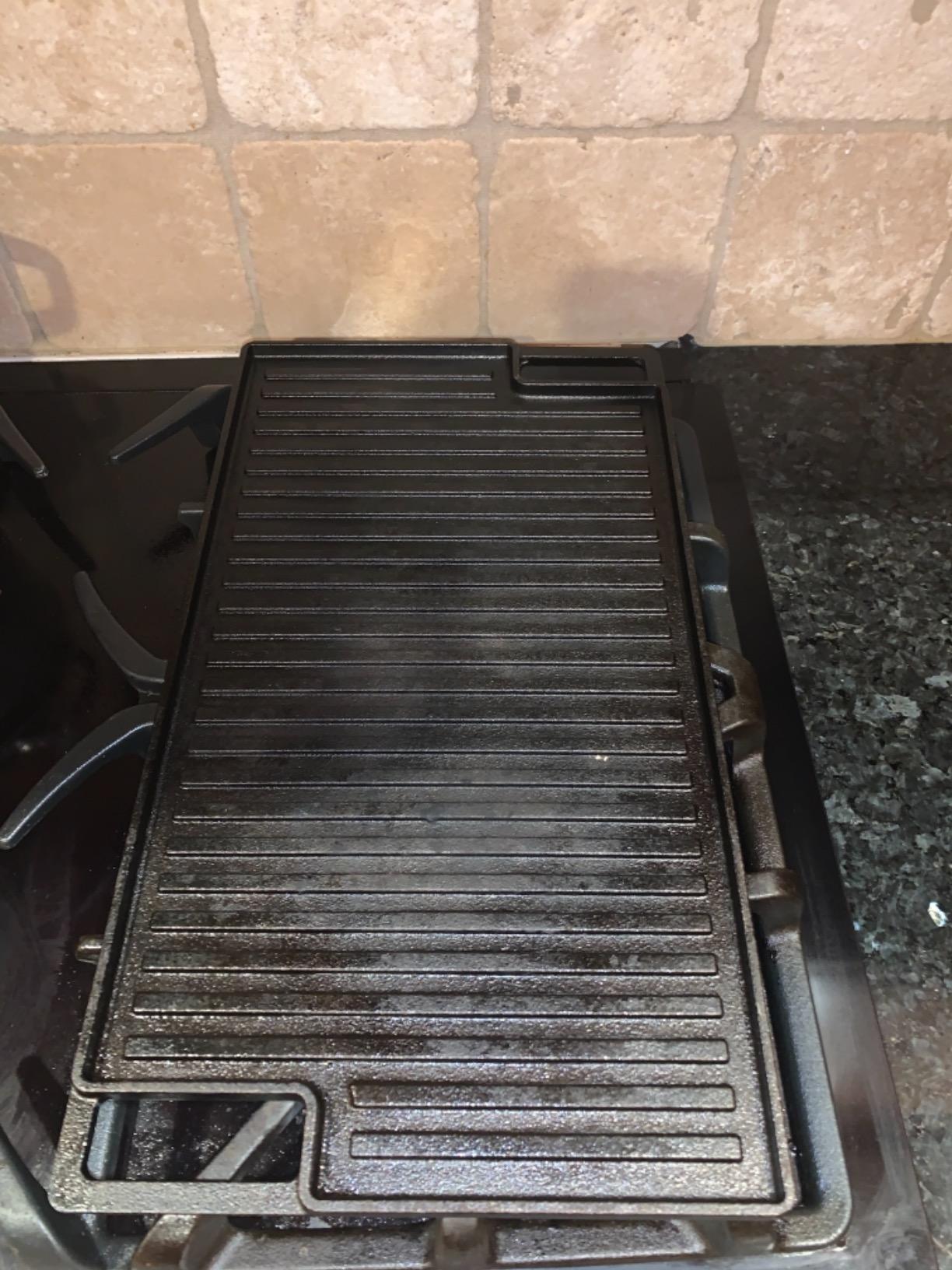 NutriChef Cast Iron Reversible Griddle 18x10 Inch - Pre-Seasoned Flat Top & Ridged Grill Side, Stove Top Griddle for Gas Grill, Outdoor & Indoor Cooking customer photo 2
