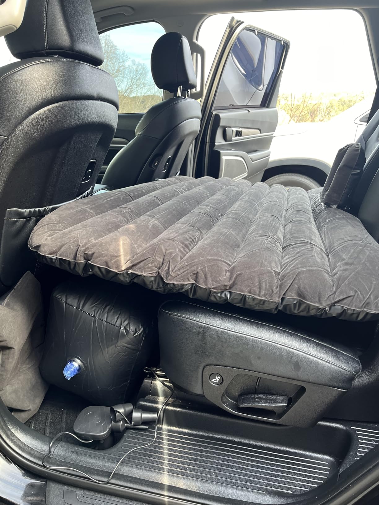 Onirii Inflatable Car Air Mattress Back Seat Bed with Air Pump customer photo 1