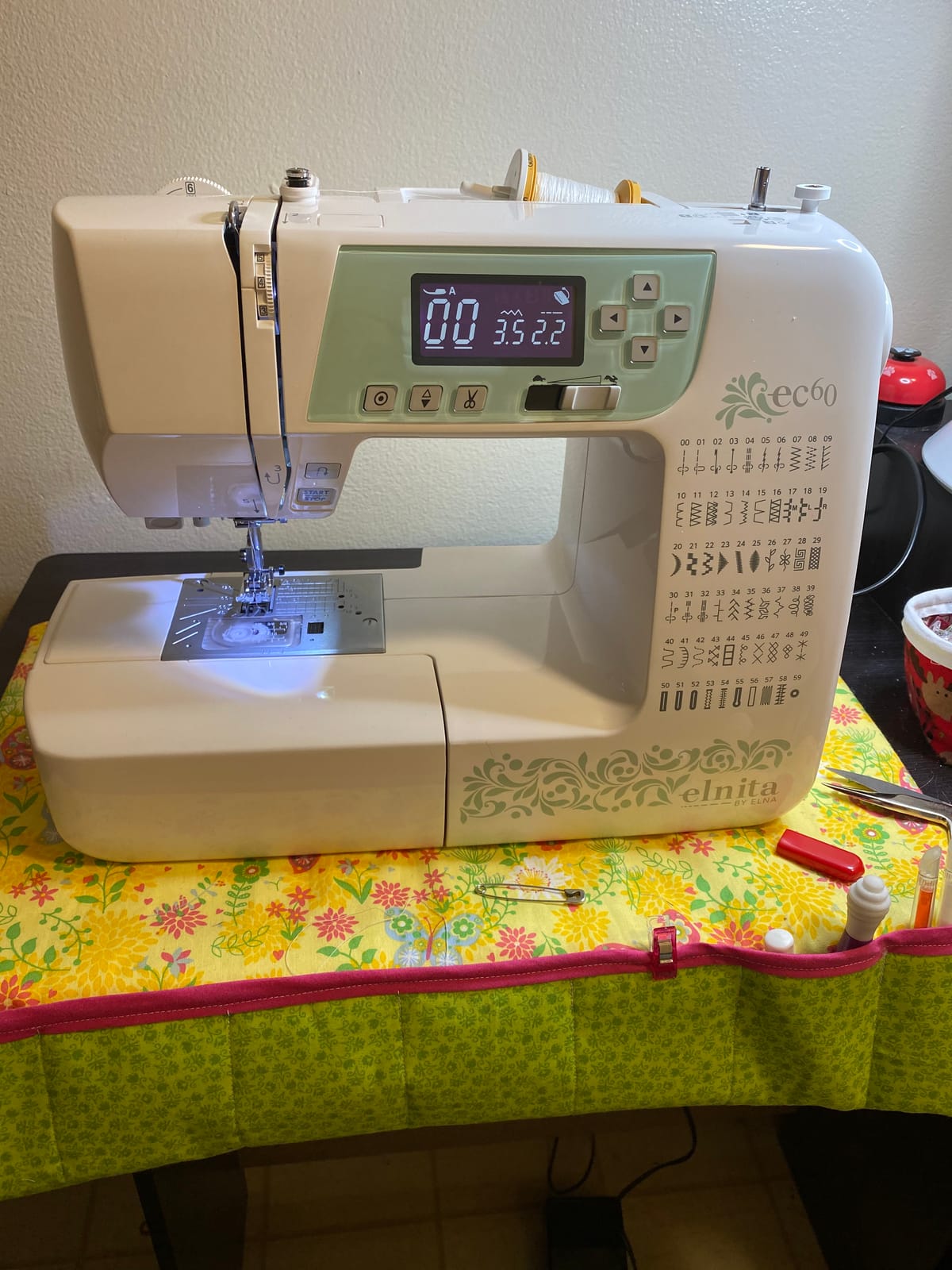 Elnita ec60 Computerized All Around Sewing Machine for Sewing and Quilting with 60 Built-in Stitches, Thread Cutter, Needle Threader, and Locking Stitch Buttons for Home customer photo 2